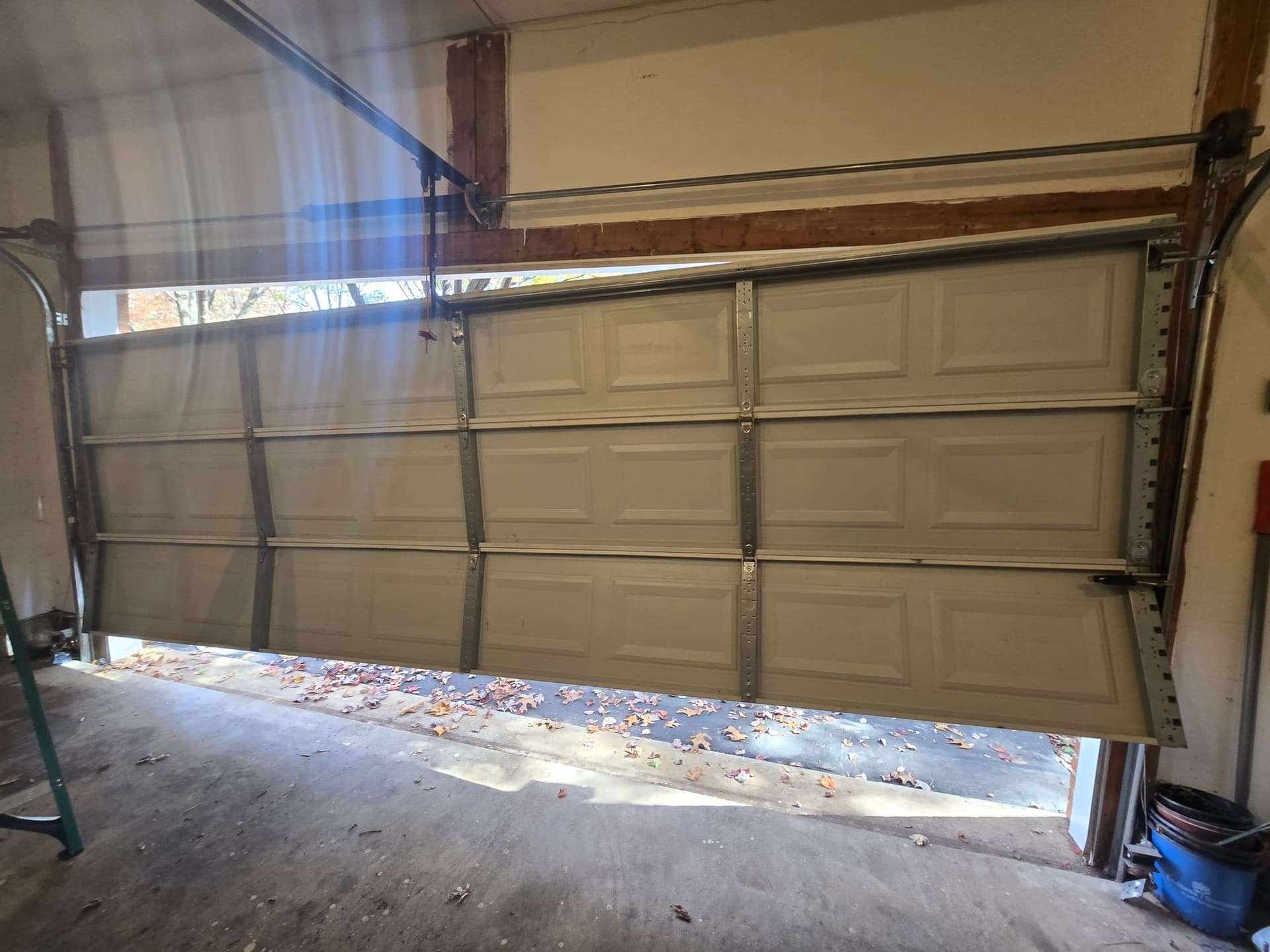 Garage Door Repair. GarageWiz garage door service in the DMV